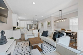 Luxe 6BR House Trendy Logan Square Garage Access